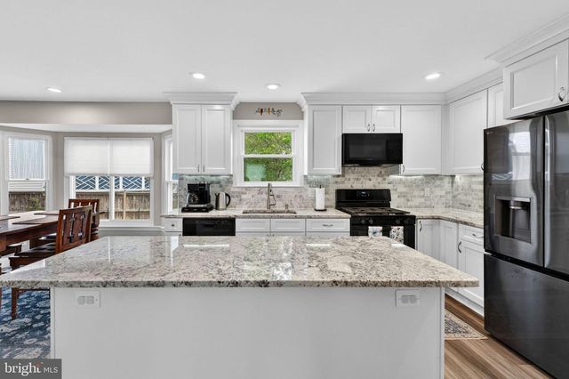 12168 EDDYSPARK DR, Herndon, VA 20170