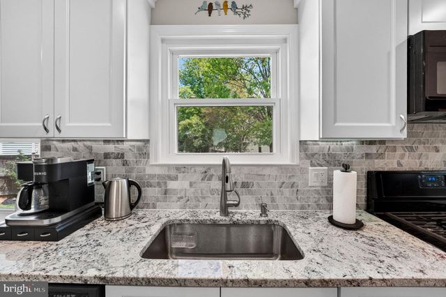 12168 EDDYSPARK DR, Herndon, VA 20170