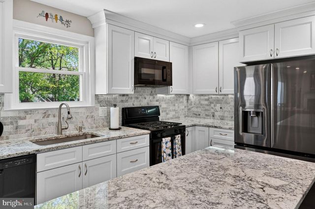 12168 EDDYSPARK DR, Herndon, VA 20170