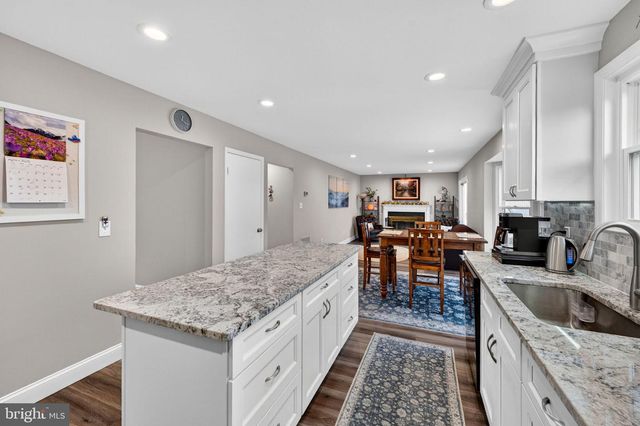 12168 EDDYSPARK DR, Herndon, VA 20170
