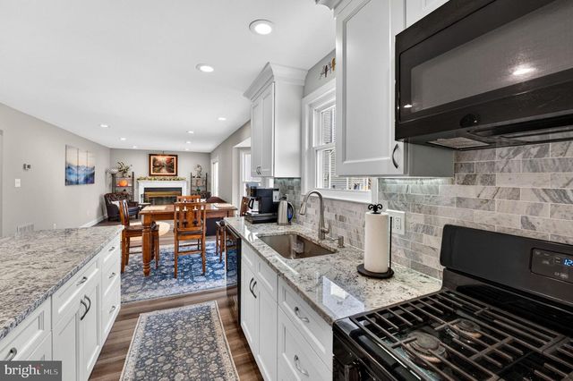 12168 EDDYSPARK DR, Herndon, VA 20170