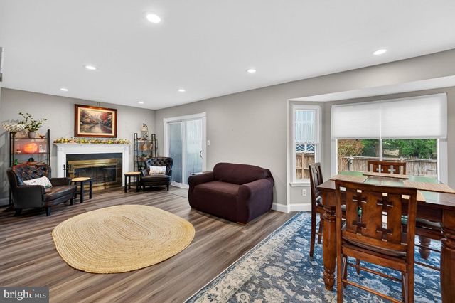 12168 EDDYSPARK DR, Herndon, VA 20170