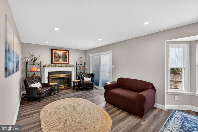 12168 EDDYSPARK DR, Herndon, VA 20170