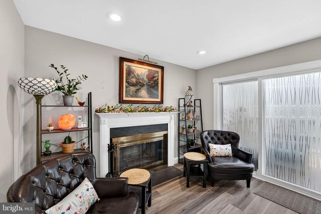12168 EDDYSPARK DR, Herndon, VA 20170