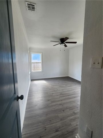 4818 Lansdown Dr, Corpus Christi, TX 78411