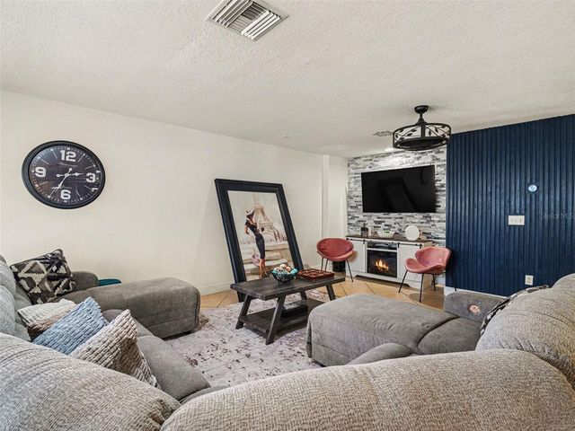 12123 FERN BLOSSOM DRIVE, Gibsonton, FL 33534