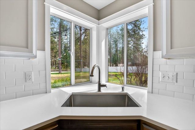 18222 N Kimberly Rd, Colbert, WA 99005