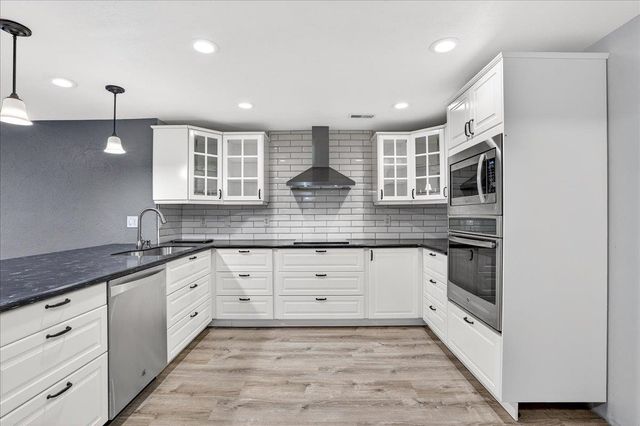 18222 N Kimberly Rd, Colbert, WA 99005