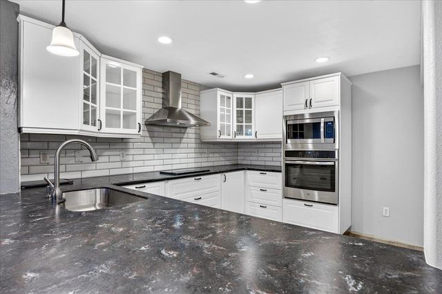 18222 N Kimberly Rd, Colbert, WA 99005