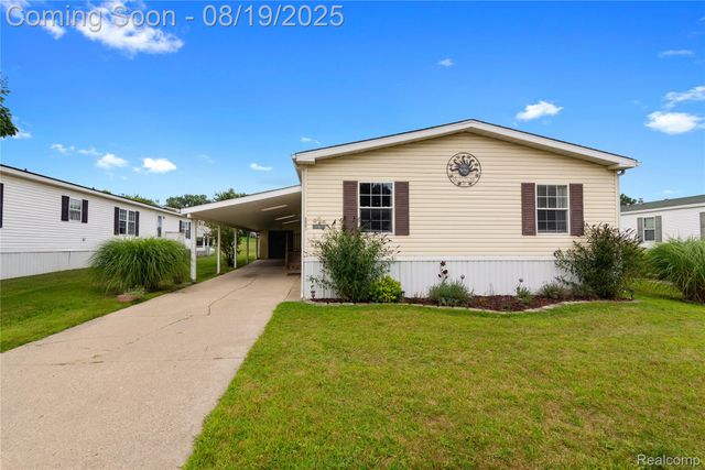 2230 S Sheeran Drive, Milford Charter Township, MI 48381