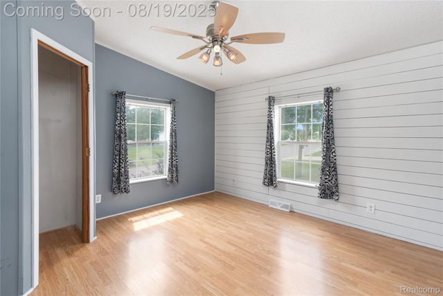 2230 S Sheeran Drive, Milford Charter Township, MI 48381