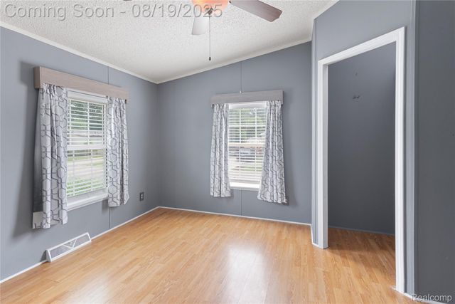 2230 S Sheeran Drive, Milford Charter Township, MI 48381