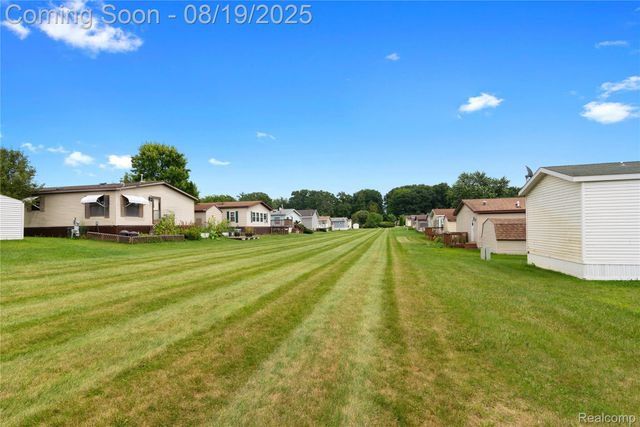 2230 S Sheeran Drive, Milford Charter Township, MI 48381