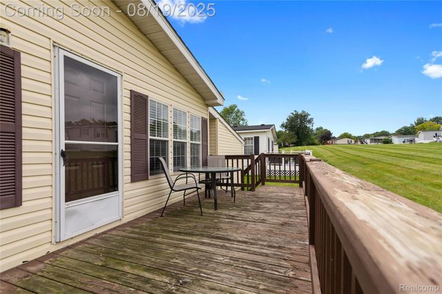 2230 S Sheeran Drive, Milford Charter Township, MI 48381