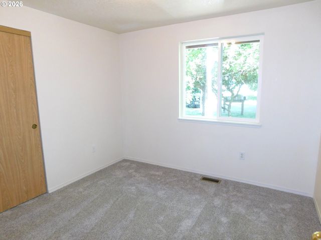 255 D St, Vernonia, OR 97064