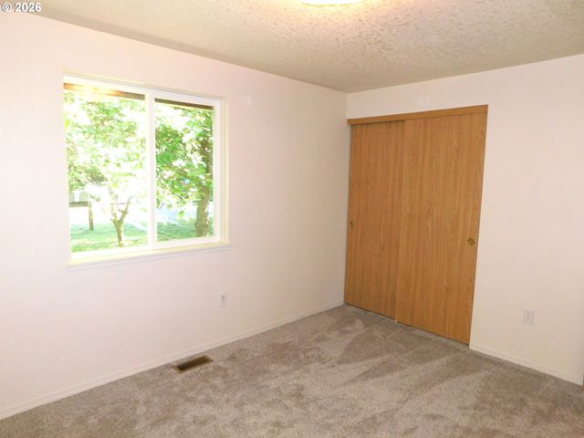 255 D St, Vernonia, OR 97064