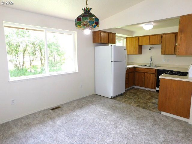255 D St, Vernonia, OR 97064