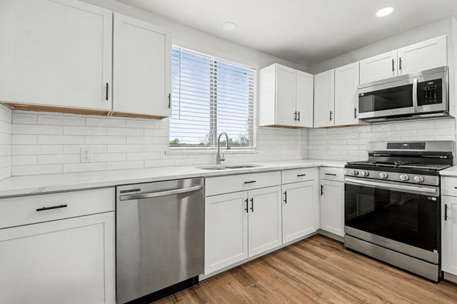 928 Ash Crescent Street, Fort Worth, TX 76104