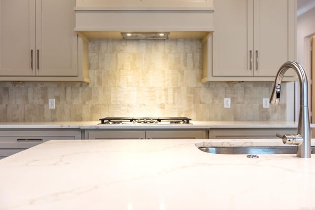 18 Mountain Brook Road, Little Rock, AR 72223