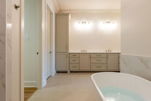 18 Mountain Brook Road, Little Rock, AR 72223