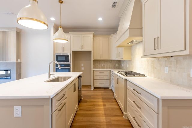 18 Mountain Brook Road, Little Rock, AR 72223