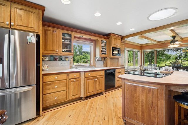 9461 River ROAD, Pleasant Prairie, WI 53158