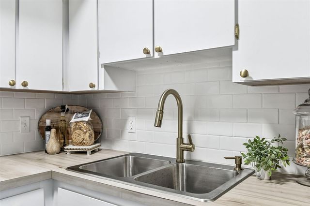 5861 42ND TERRACE N 1712, Kenneth City, FL 33709