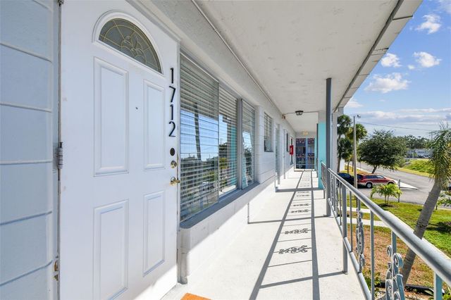 5861 42ND TERRACE N 1712, Kenneth City, FL 33709