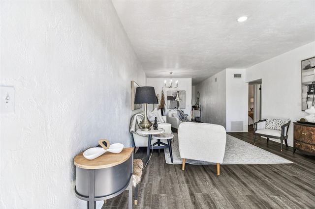 5861 42ND TERRACE N 1712, Kenneth City, FL 33709