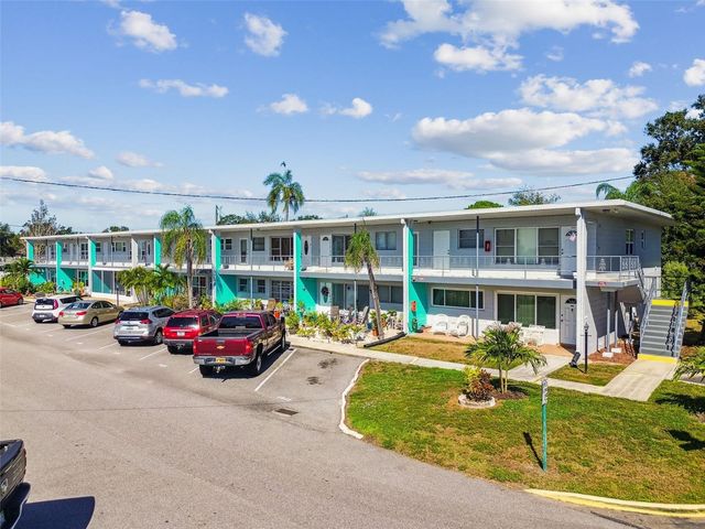 5861 42ND TERRACE N 1712, Kenneth City, FL 33709