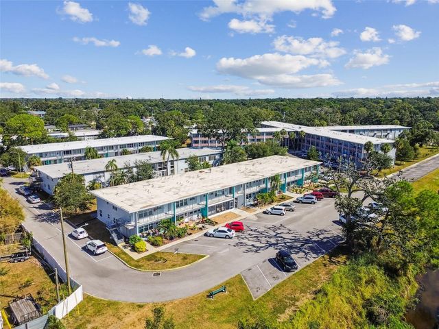 5861 42ND TERRACE N 1712, Kenneth City, FL 33709