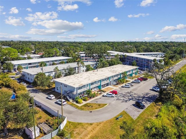 5861 42ND TERRACE N 1712, Kenneth City, FL 33709