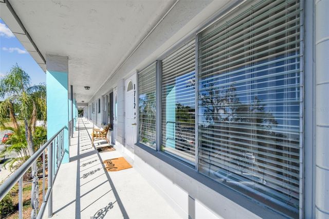 5861 42ND TERRACE N 1712, Kenneth City, FL 33709