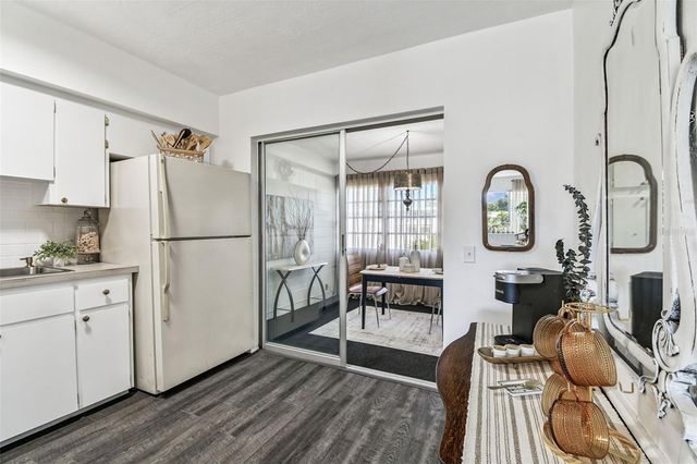 5861 42ND TERRACE N 1712, Kenneth City, FL 33709