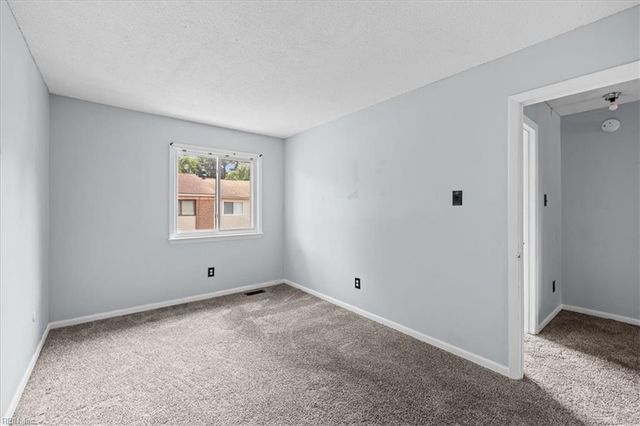 5021 Clairmont CT, Virginia Beach, VA 23462