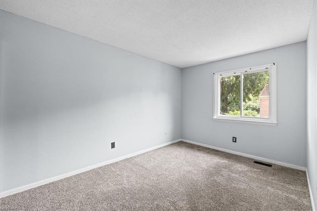 5021 Clairmont CT, Virginia Beach, VA 23462