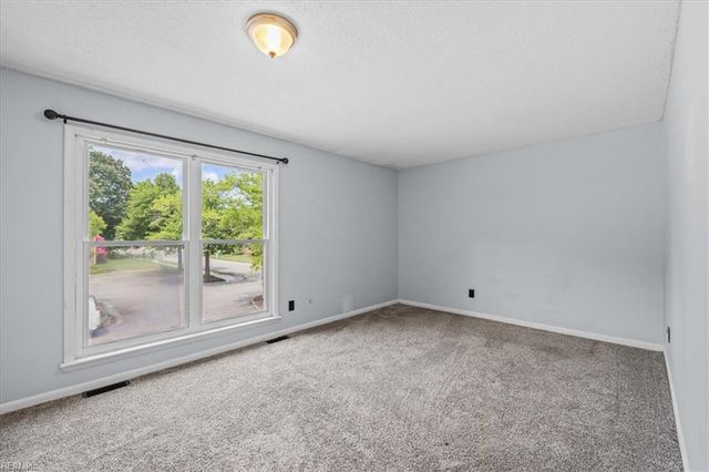 5021 Clairmont CT, Virginia Beach, VA 23462