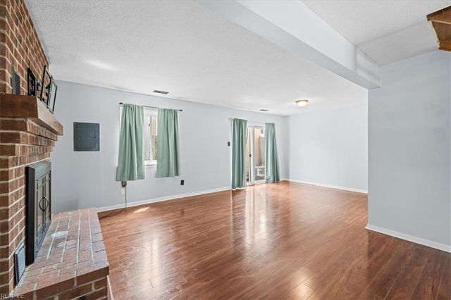 5021 Clairmont CT, Virginia Beach, VA 23462