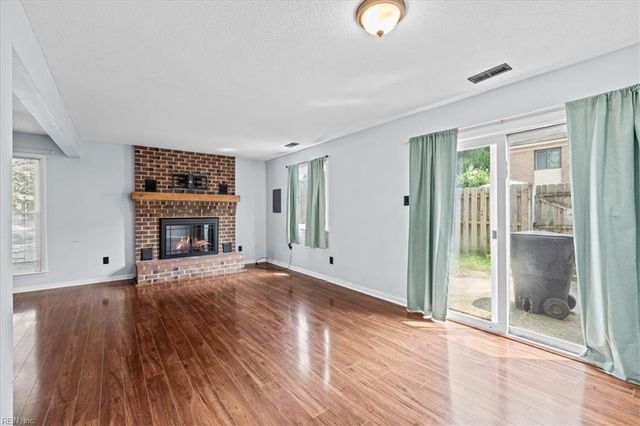5021 Clairmont CT, Virginia Beach, VA 23462
