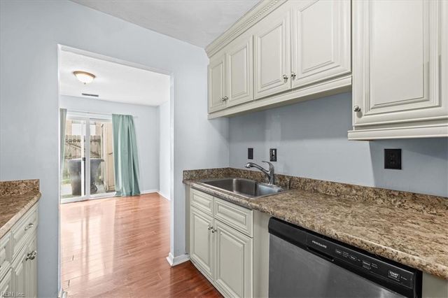 5021 Clairmont CT, Virginia Beach, VA 23462