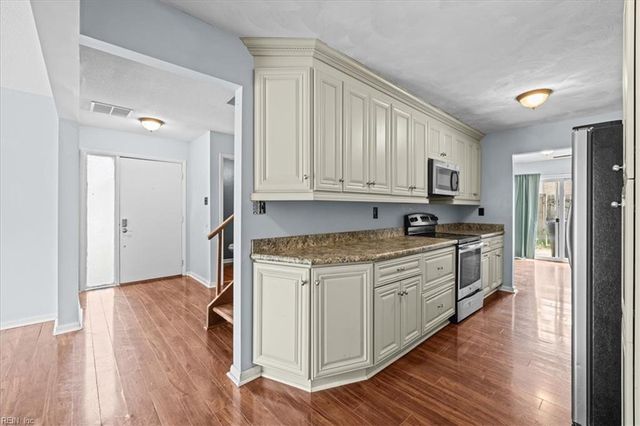 5021 Clairmont CT, Virginia Beach, VA 23462