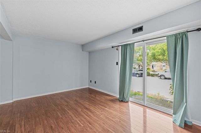 5021 Clairmont CT, Virginia Beach, VA 23462