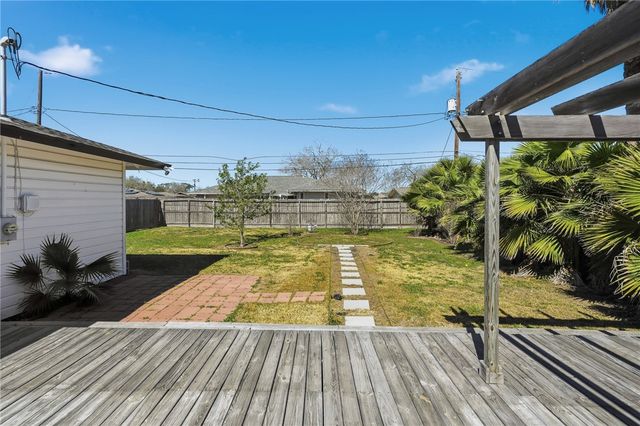 350 Doddridge St, Corpus Christi, TX 78411