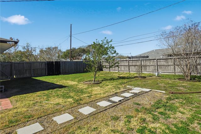 350 Doddridge St, Corpus Christi, TX 78411