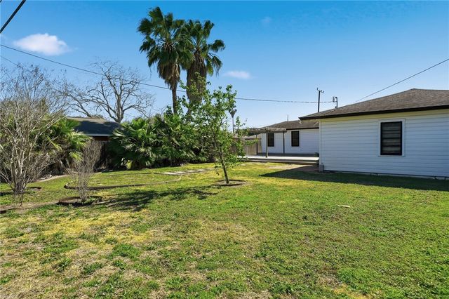 350 Doddridge St, Corpus Christi, TX 78411