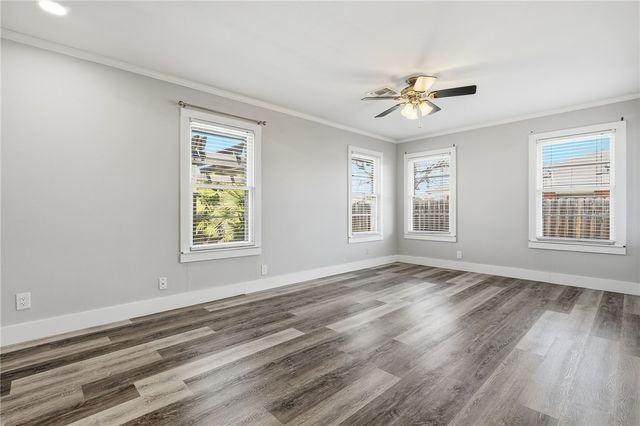 350 Doddridge St, Corpus Christi, TX 78411