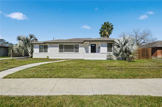 350 Doddridge St, Corpus Christi, TX 78411