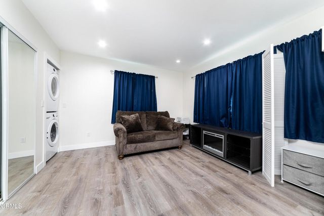 1305 Solita Road, Pasadena, CA 91103