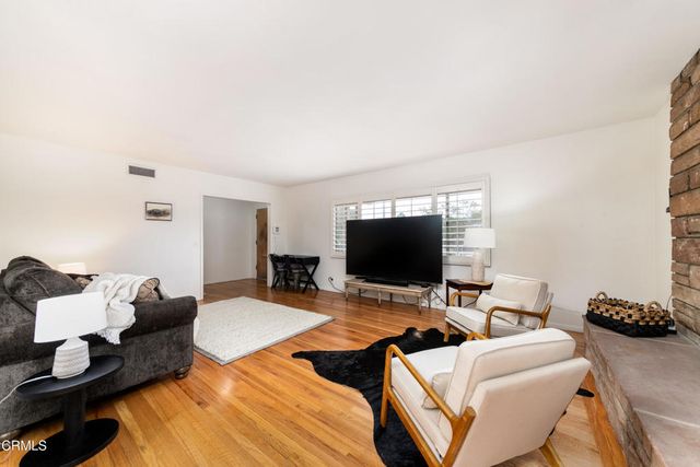 1305 Solita Road, Pasadena, CA 91103