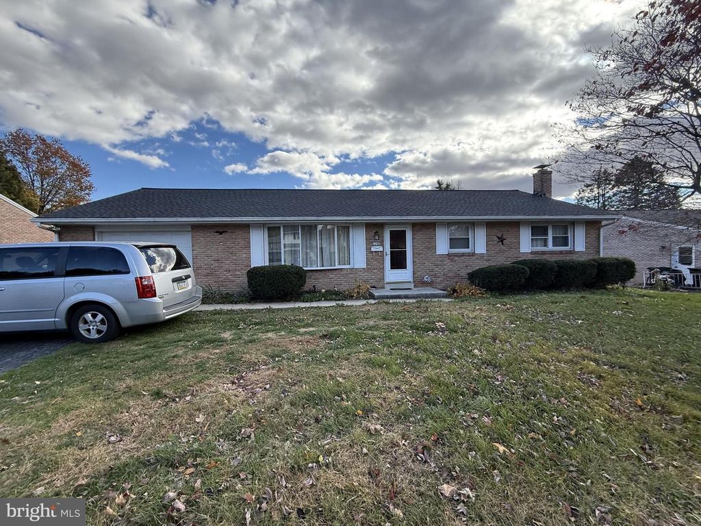 1140 CEDAR CREST DR, Lebanon, PA 17046